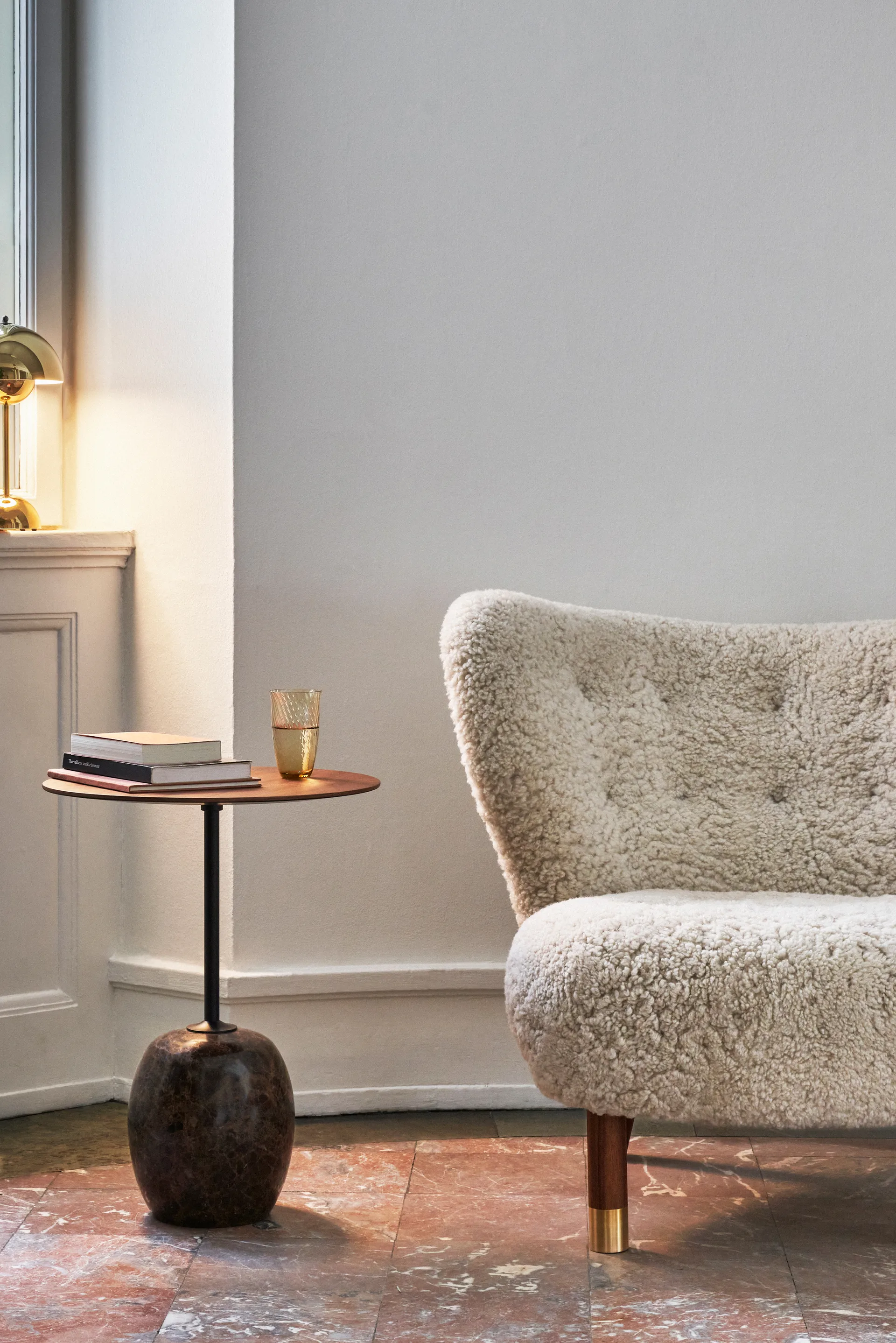 Fotel Little Petra VB1 Limited Edition, Orzech włoski, mosiądz-Moonlight &Tradition