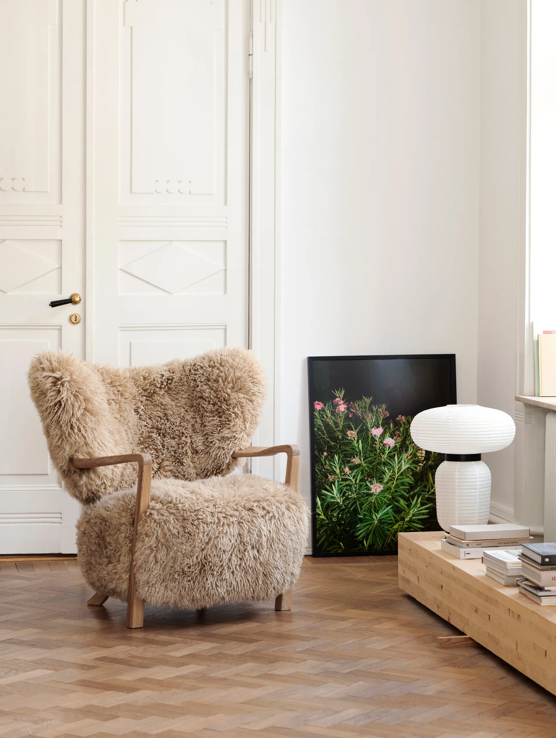 Fotel Wulff Lounge Chair ATD2, Dąb olejowany- Sheepskin honey &Tradition