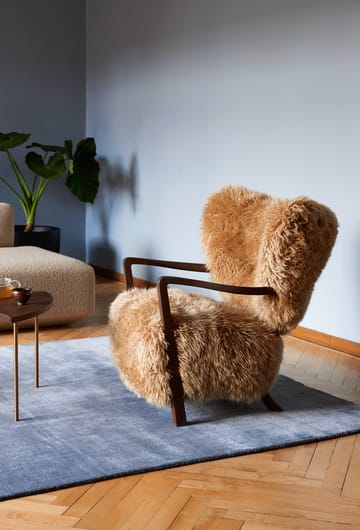 Fotel Wulff Lounge Chair ATD2 - Orzech olejowany- Sheepskin honey  - &Tradition