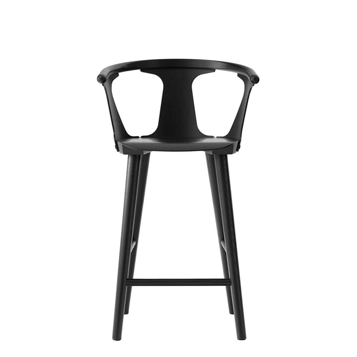 In Between krzesło barowe SK7 - dąb lakierowany na czarno - &Tradition