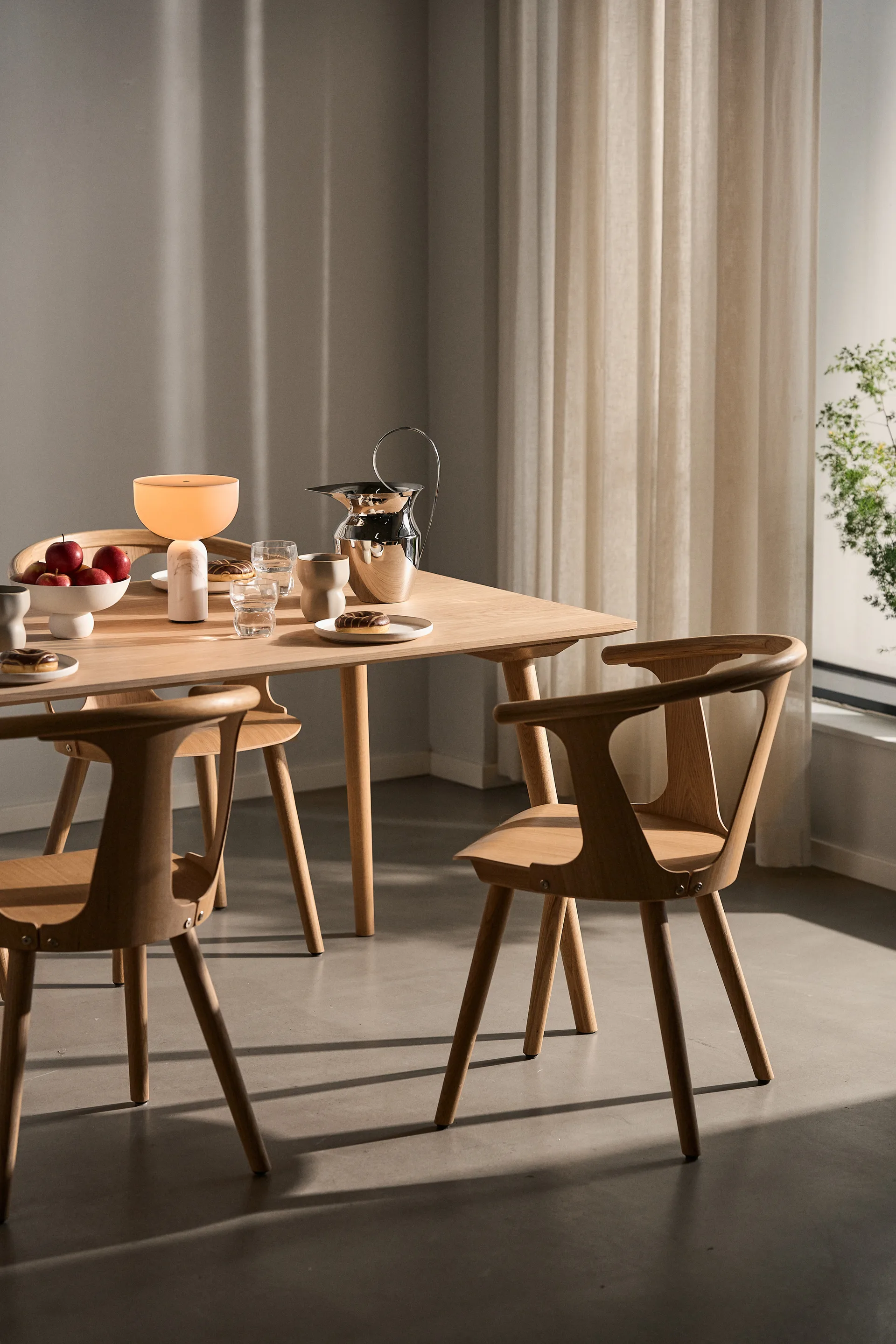 In Between krzesło SK1, Olejowany dąb &Tradition