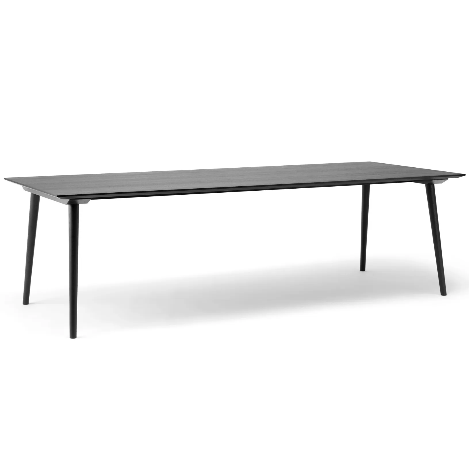 In Between stół SK6, Dąb szkliwiony na czarno &Tradition