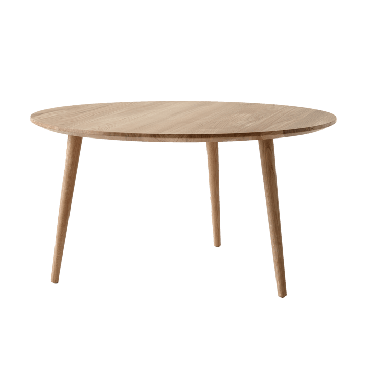 In Between stolik kawowy SK15 Ø90 cm - Oiled oak - &Tradition