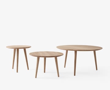 In Between stolik kawowy SK15 Ø90 cm - Oiled oak - &Tradition