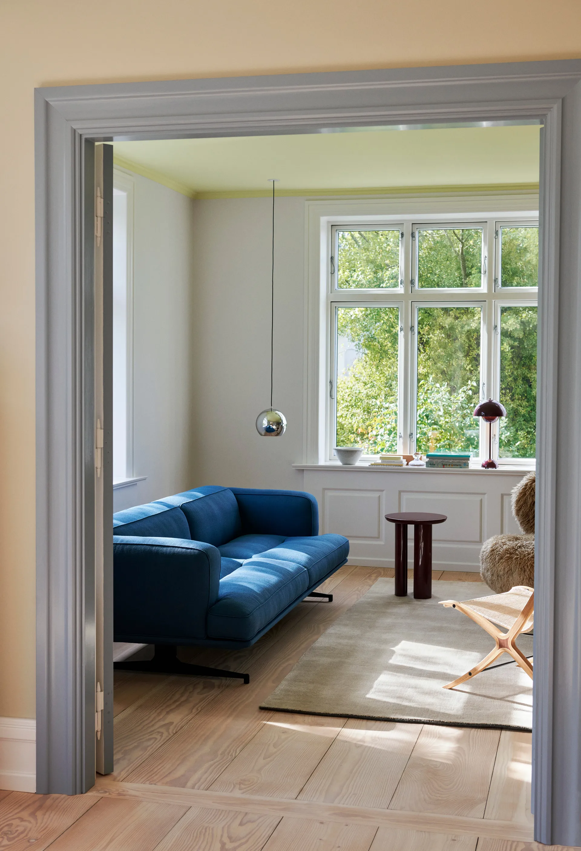 Inland AV23 3-osobowa kanapa, Vidar 4 Denim Blue 733-czarny nogi &Tradition