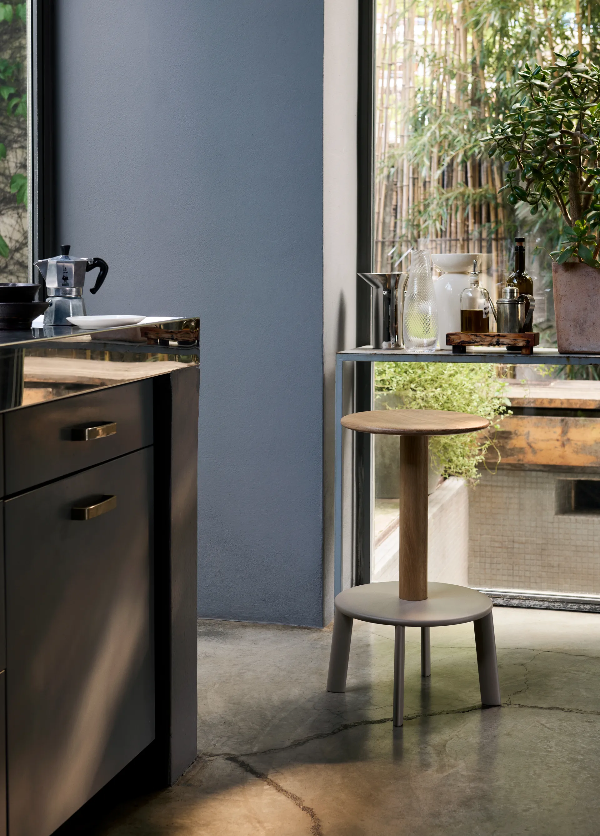 Krzesło barowe Massif AV40, Oak-grey beige &Tradition