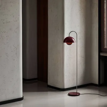Lampa podłogowa Flowerpot VP12 - Dark plum - &Tradition