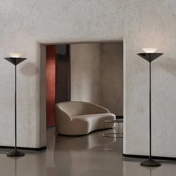 Lampa podłogowa Gio LN 28 - Ciemny chrom, marmur - &Tradition