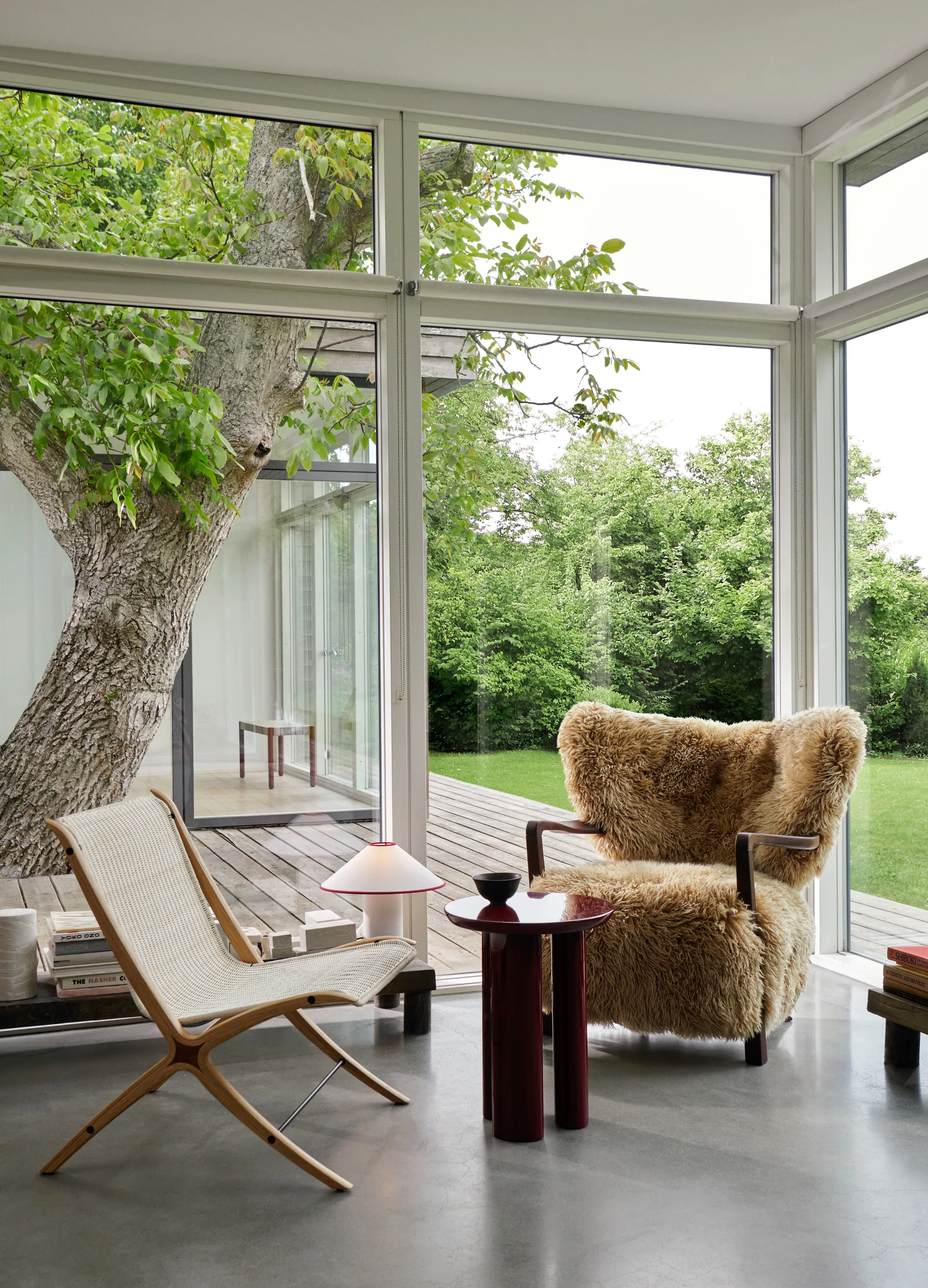 Lampa stołowa Colette ATD6, biały & merlot &Tradition