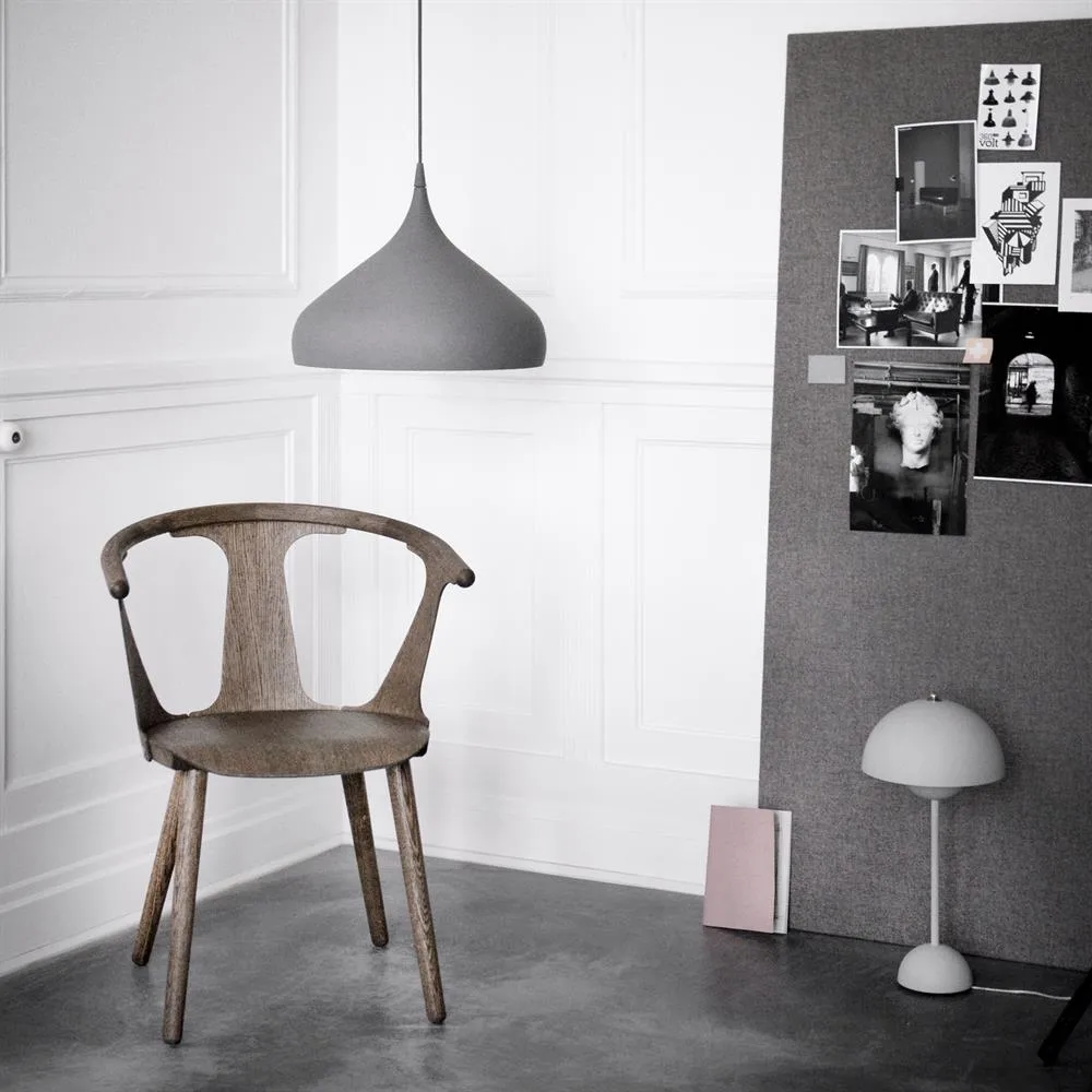 Lampa stołowa Flowerpot VP3, matowy jasny szary &Tradition