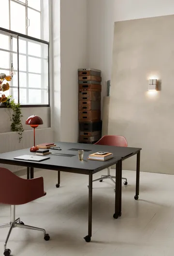 Lampa stołowa Flowerpot VP3 - Vermilion red - &Tradition