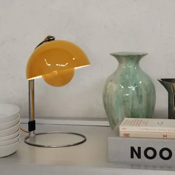 Lampa stołowa Flowerpot VP4 - Mustard - &Tradition