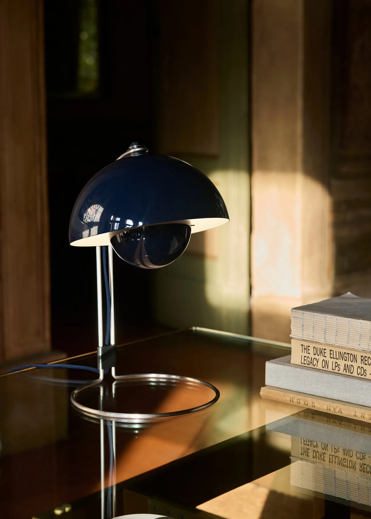 Lampa stołowa Flowerpot VP4, Steel blue &Tradition