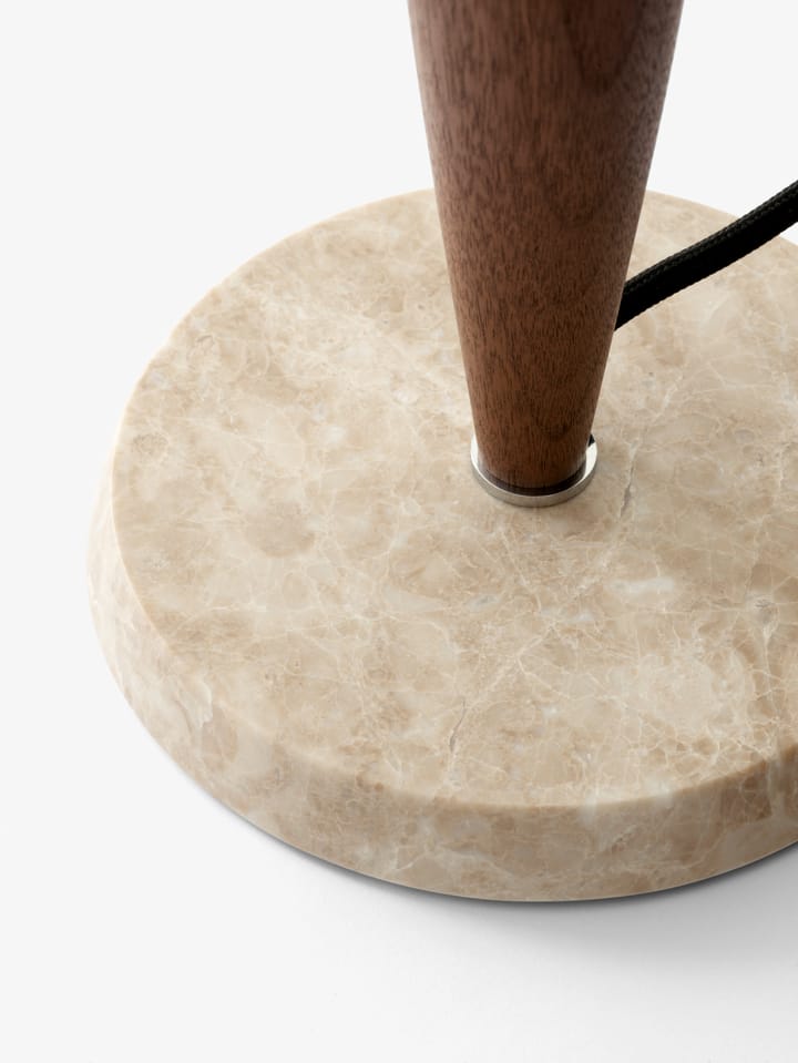 Lampa stołowa Herman SHY3, walnut & cream marble, textilsladd &Tradition