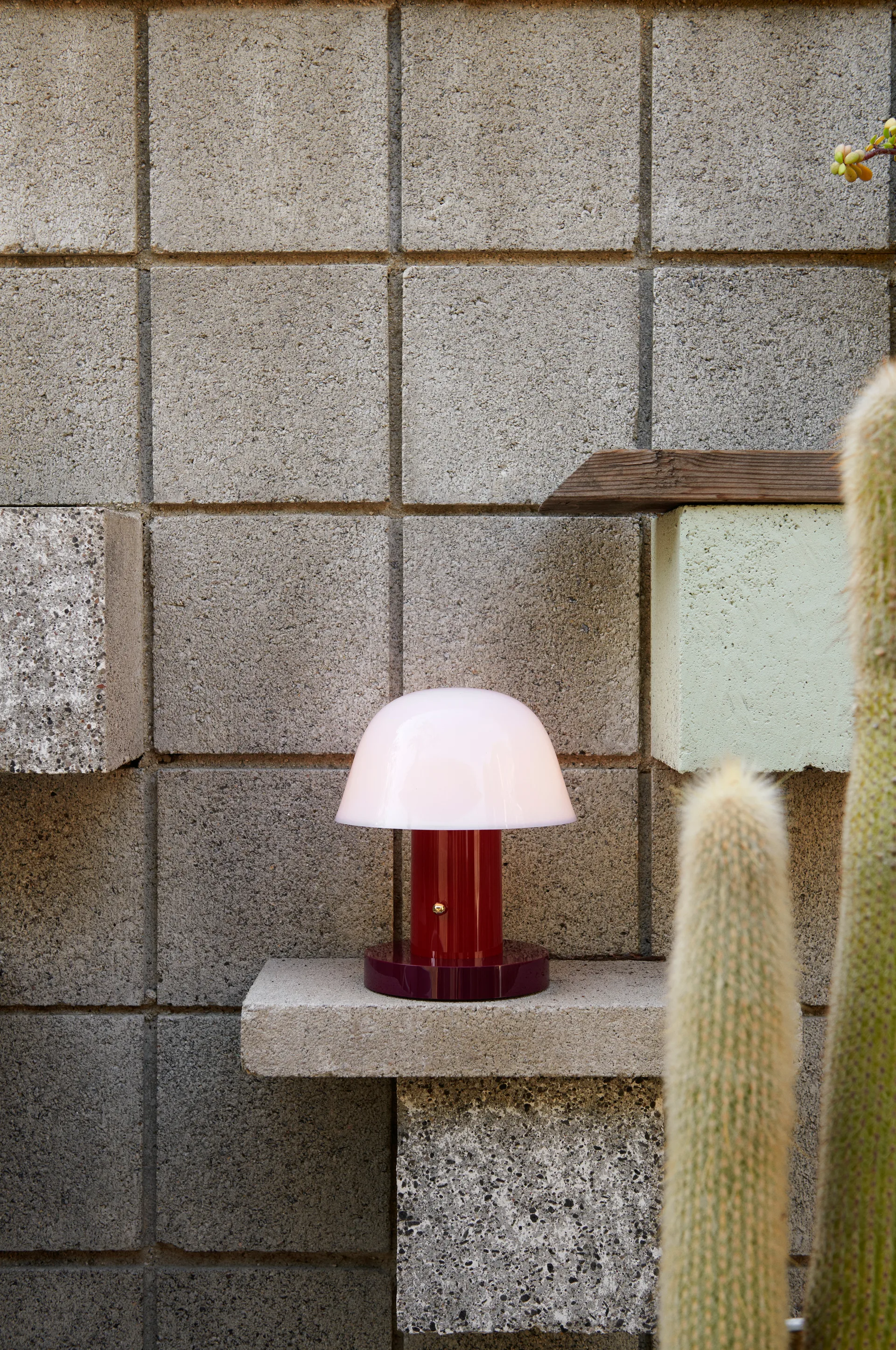 Lampa stołowa Setago JH27 , Maroon-grape (czerwona) &Tradition