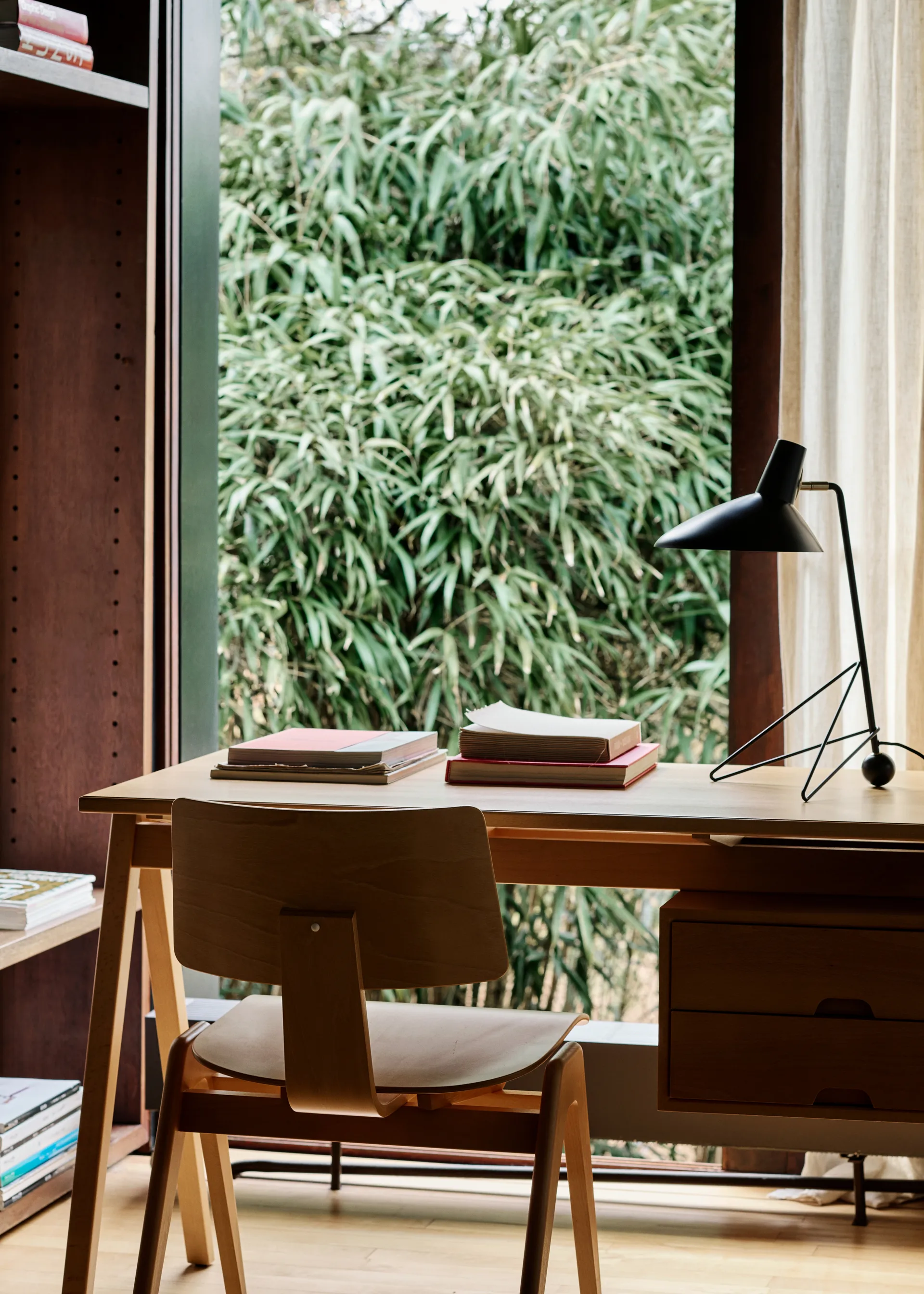 Lampa stołowa Tripod HM9 45 cm, Matt black &Tradition