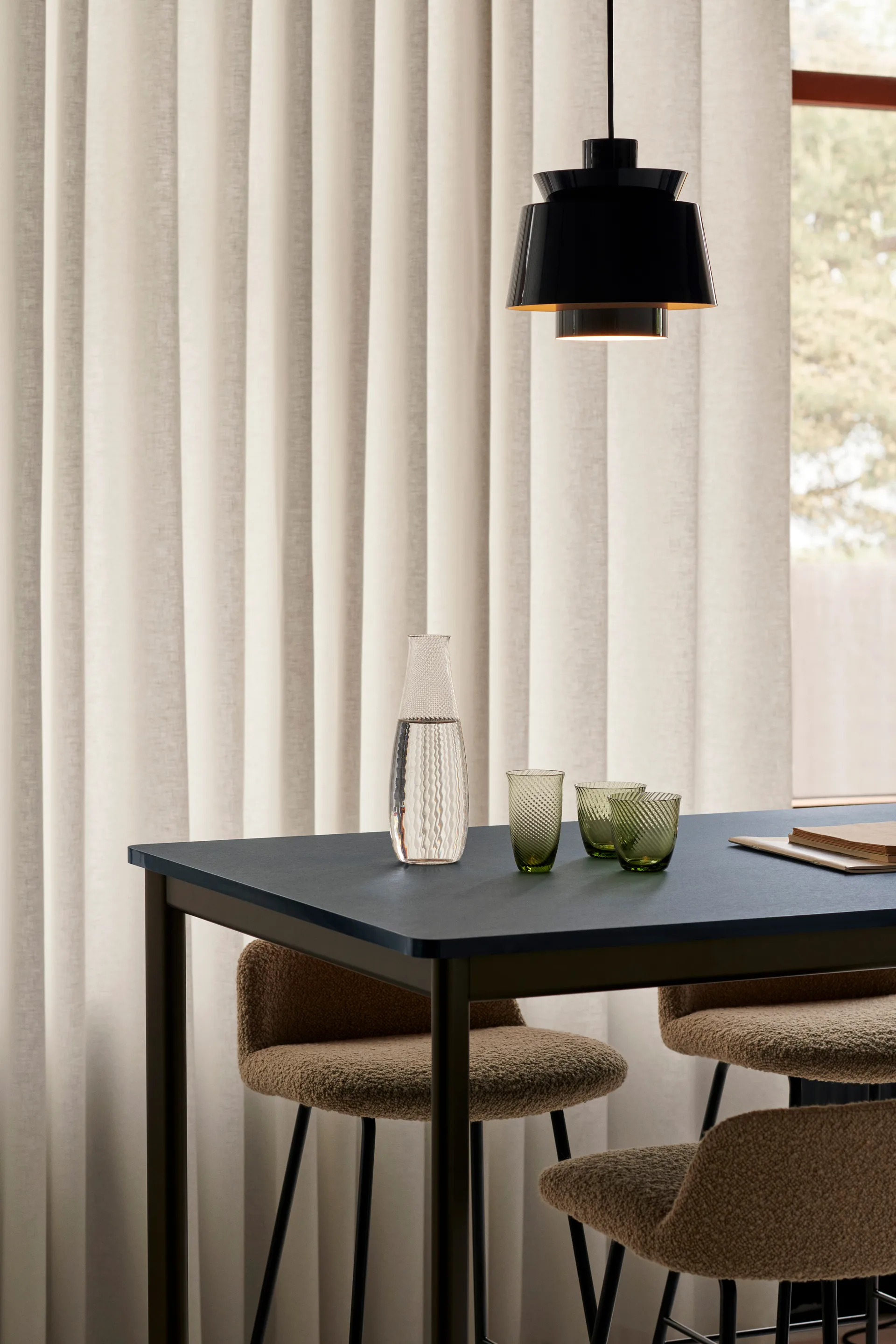 Lampa Utzon JU1 Special Anniversary Edition, Steel Blue &Tradition