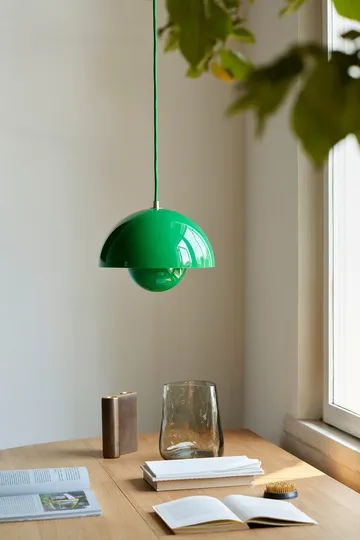 Lampa wisząca Flowerpot VP1 - Signal green (zielona) - &Tradition