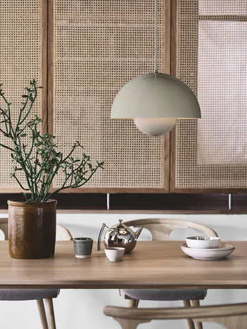 Lampa wisząca Flowerpot VP7 - beżowy-czerwony - &Tradition