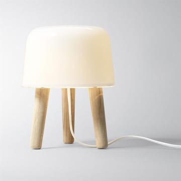 Milk lampa podłogowa - lampa z białym kablem - &Tradition
