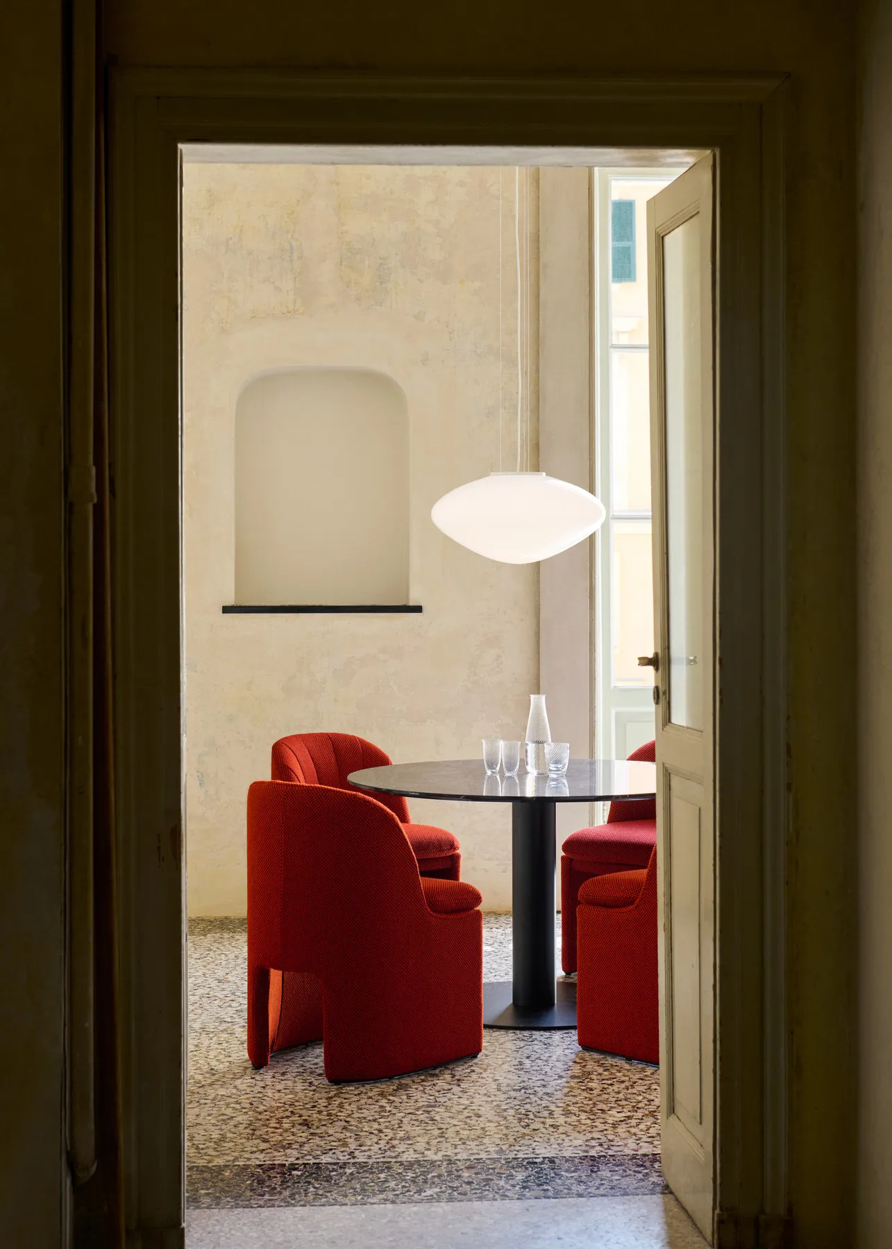 Mist AP20 lampa wisząca Ø56 cm, White-opal glass &Tradition