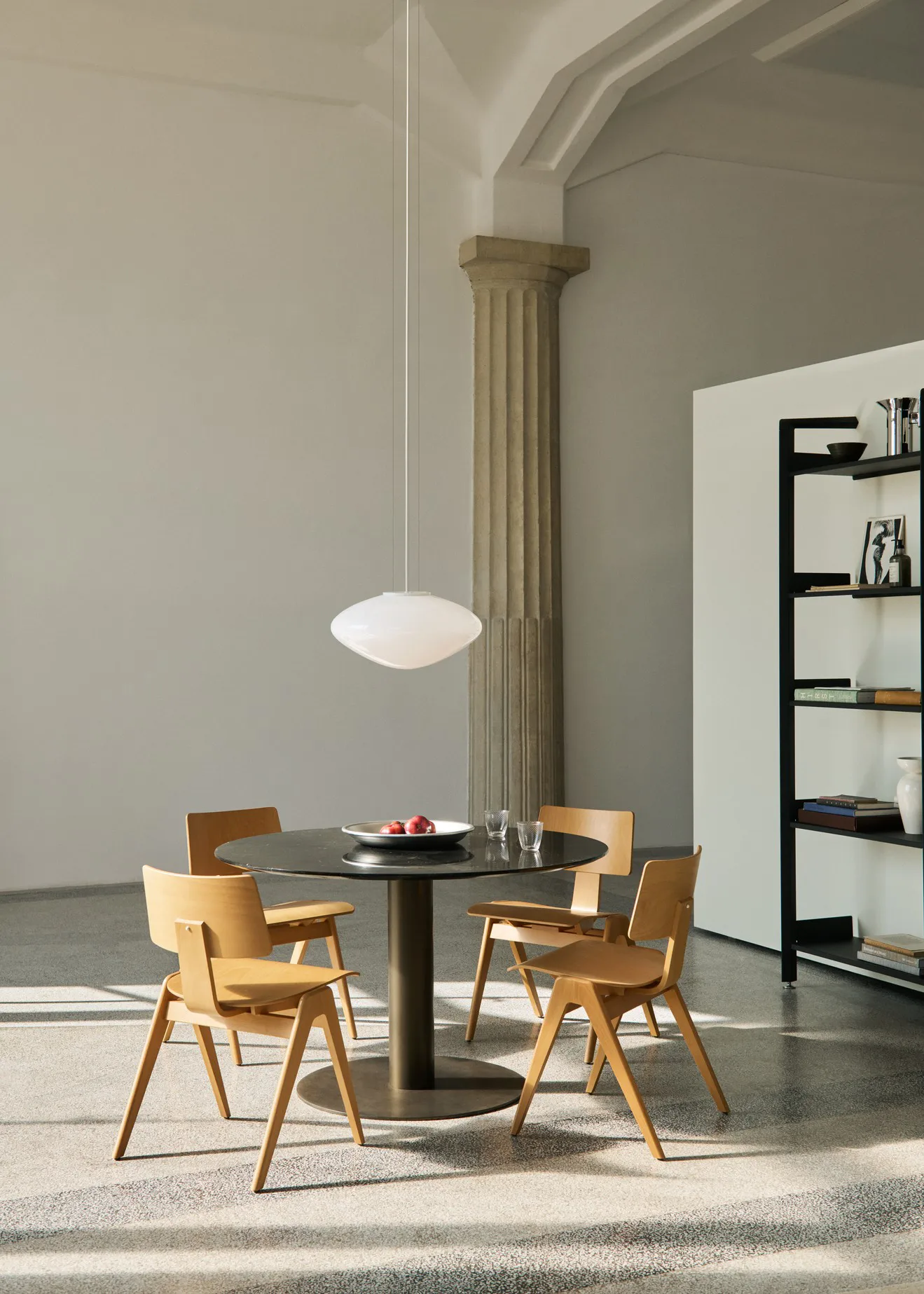 Mist AP20 lampa wisząca Ø56 cm, White-opal glass &Tradition