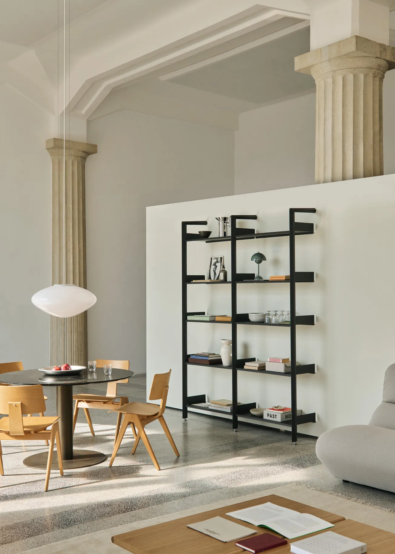 Mist AP20 lampa wisząca Ø56 cm, White-opal glass &Tradition