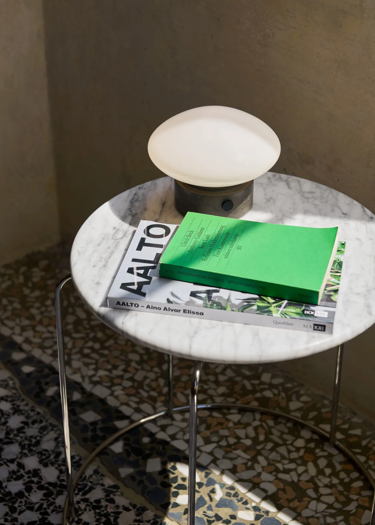 Mist AP21 lampa przenośna 12 cm, Grigio Caldo-opal glass &Tradition