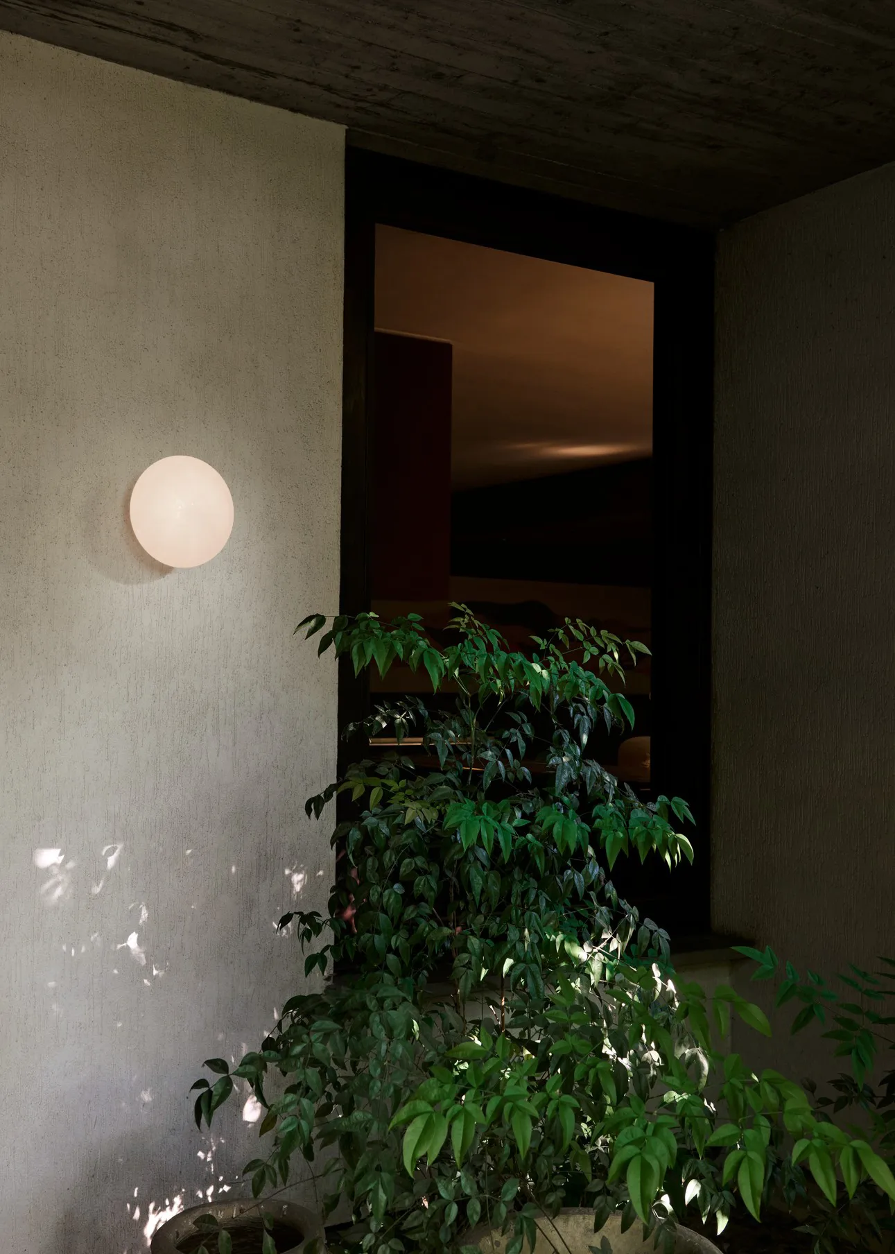 Mist AP22 lampa sufitowa/ścienna Ø25 cm, White-opal glass &Tradition