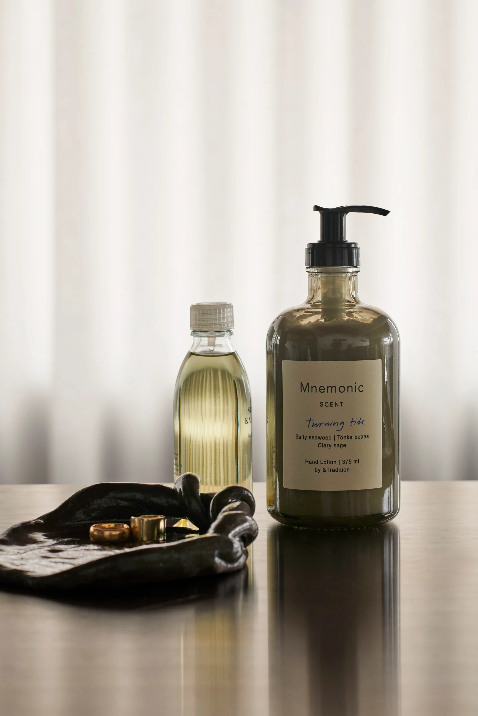 Mnemoniczny balsam do rąk MNC2 375 ml, Turning tide &Tradition