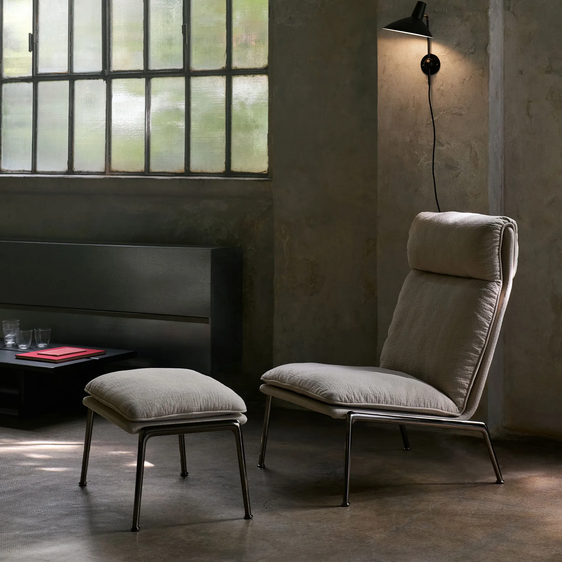 Muno LN16 High back fotel lounge, Dark chrome-Cifrado 0221 &Tradition