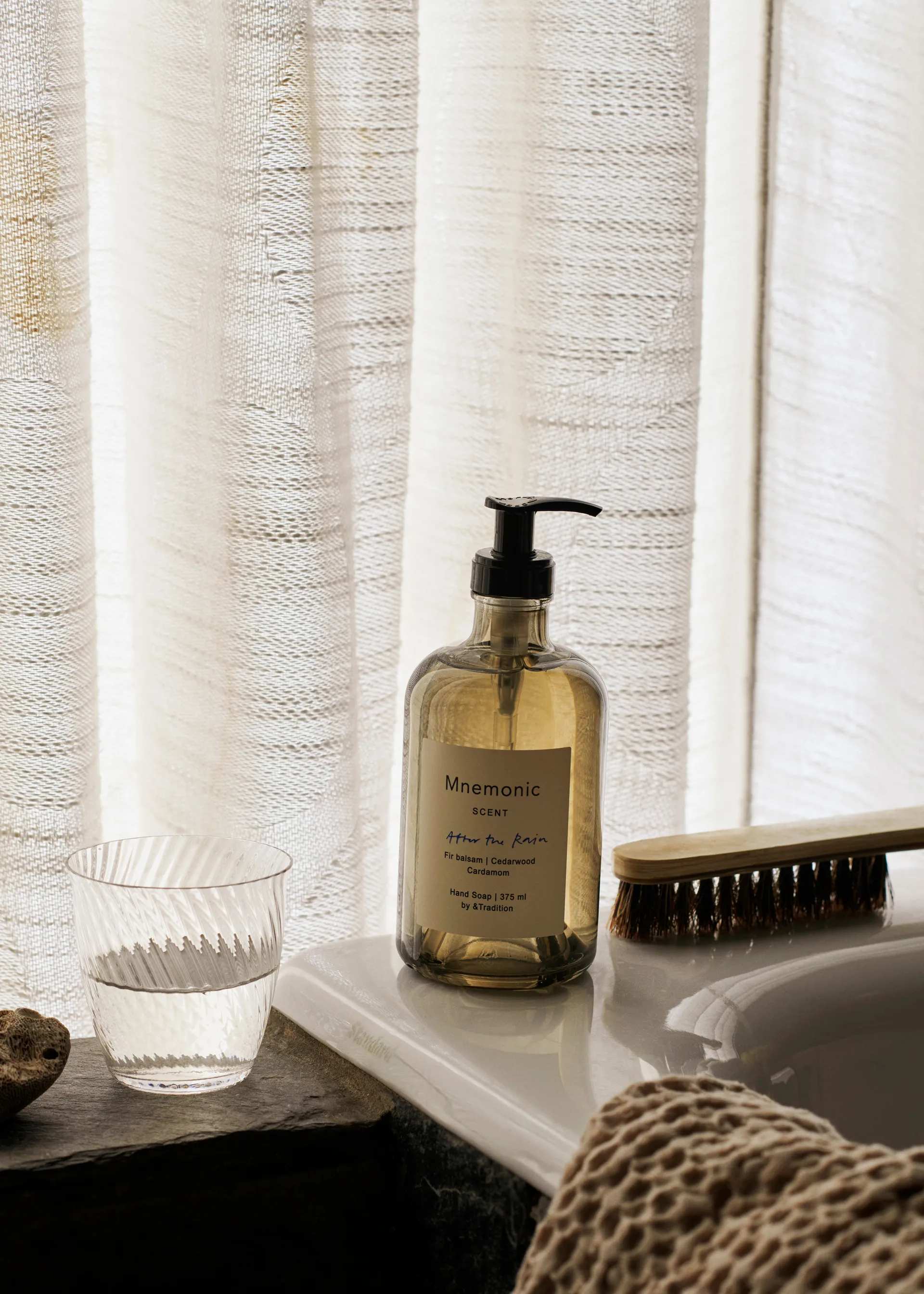 Mydło do rąk Mnemonic MNC1 375 ml, After the rain &Tradition