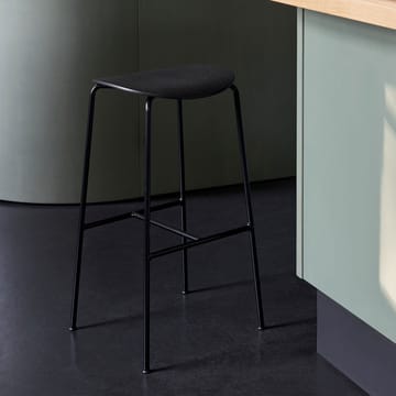 Pavilion AV37 krzesło barowe 68 cm - Black-black lacquered oak - &Tradition