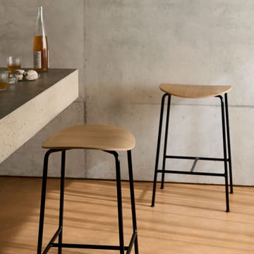 Pavilion AV38 krzesło barowe 79 cm - Black-lacquered oak - &Tradition