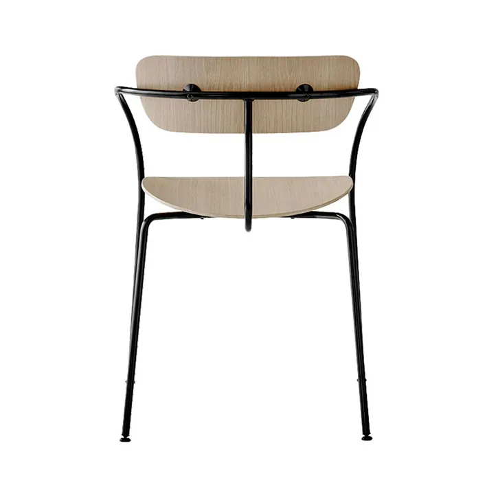 Pavilion krzesło AV2, lakierowany dąb &Tradition