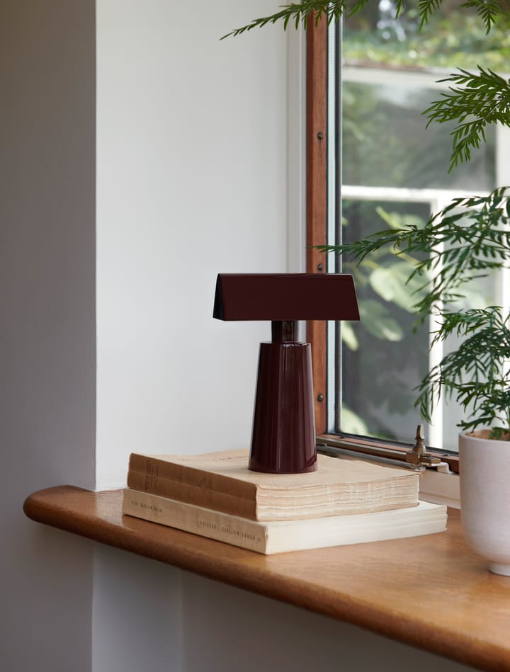 Przenośna lampa stołowa Caret MF1, Dark burgundy &Tradition