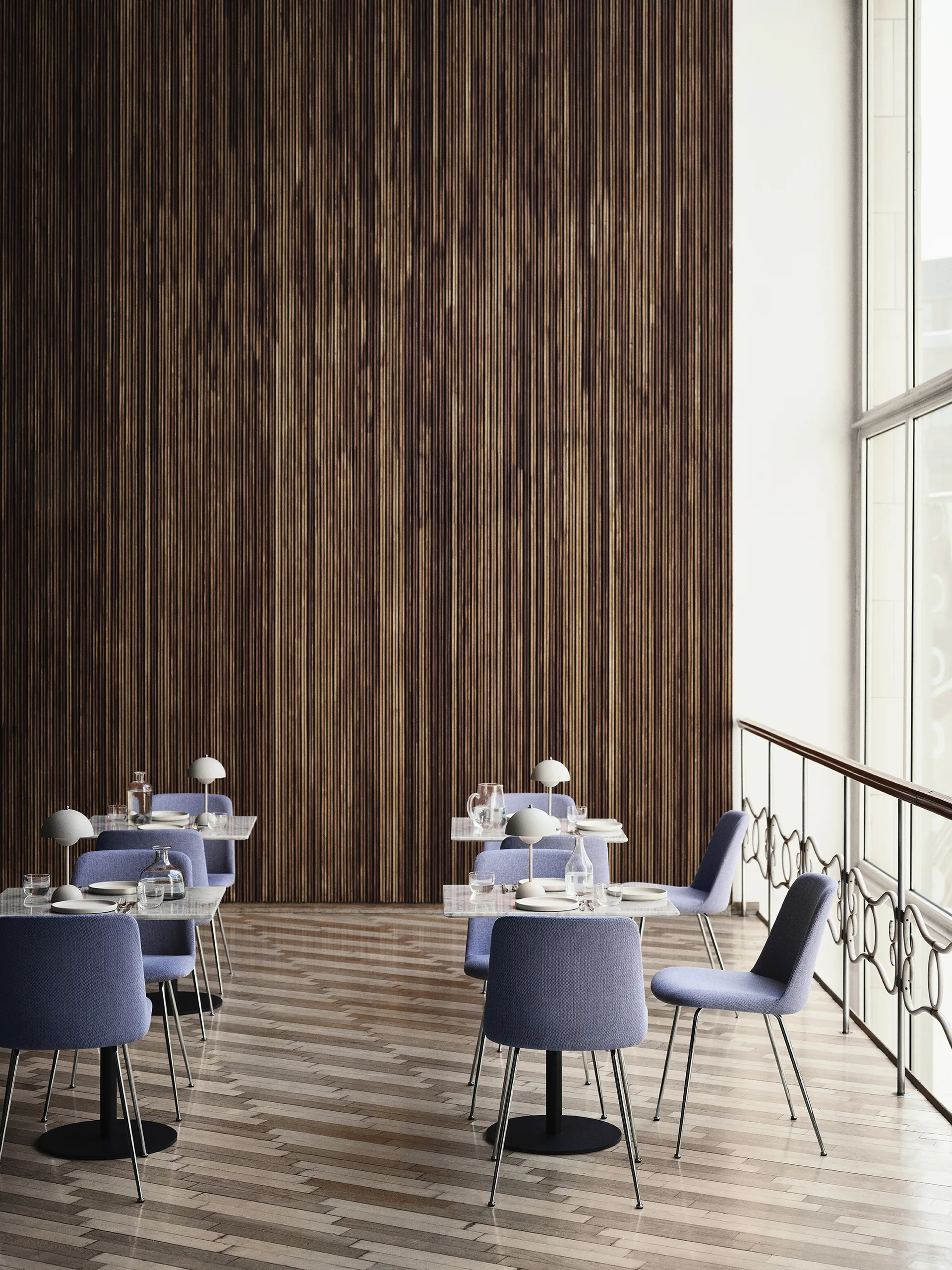 Przenośna lampa stołowa Flowerpot VP9, Biała matowa &Tradition