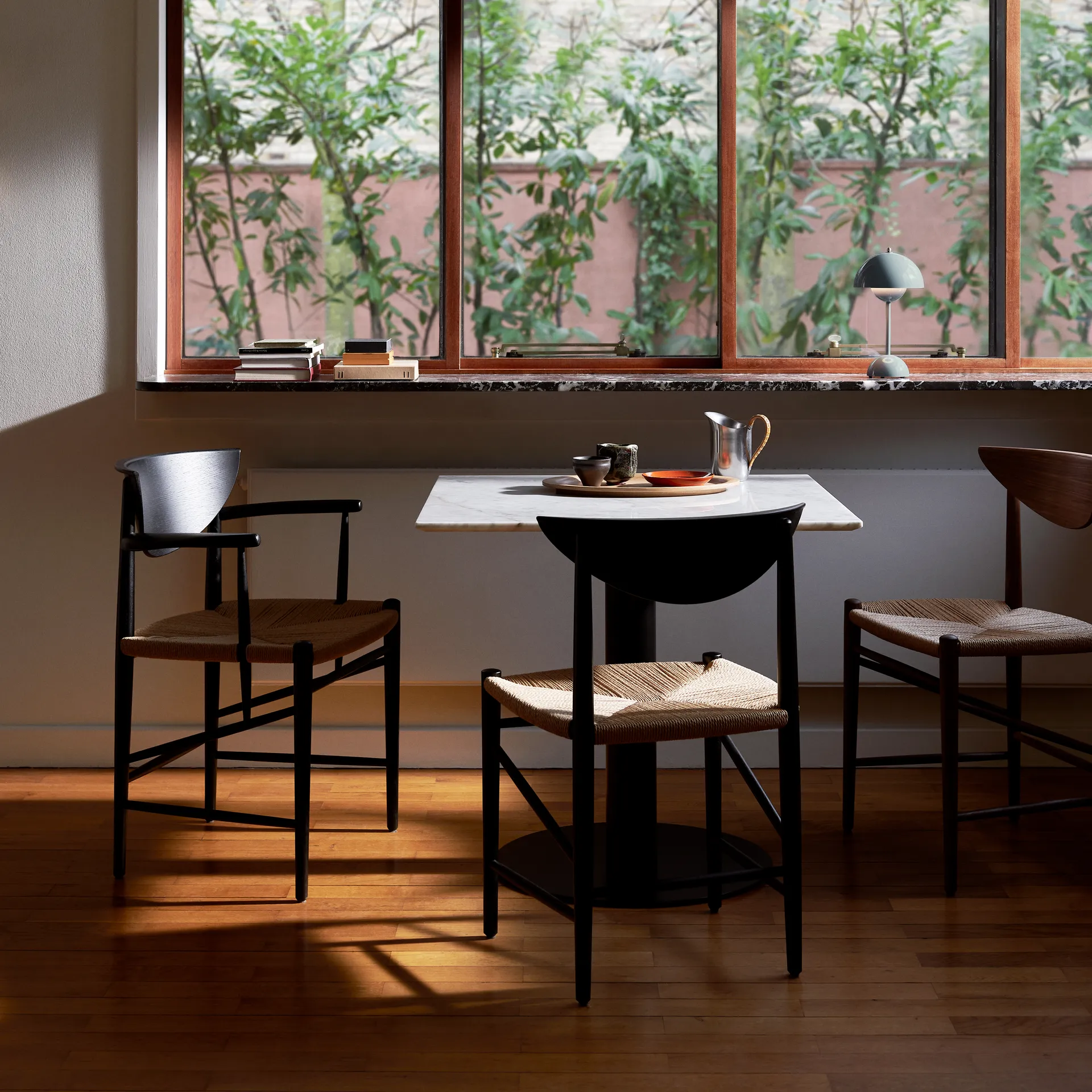 Przenośna lampa stołowa Flowerpot VP9, Stone blue &Tradition