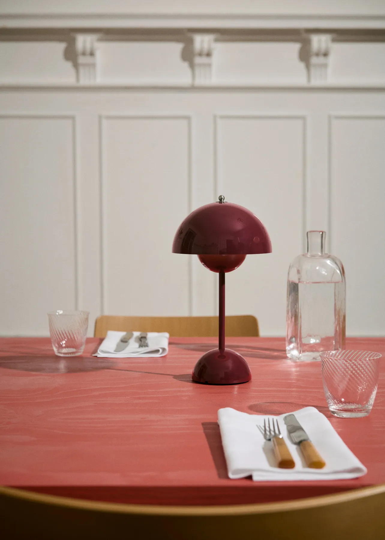 Przenośna lampa stołowa Flowerpot VP9, Vermilion red &Tradition