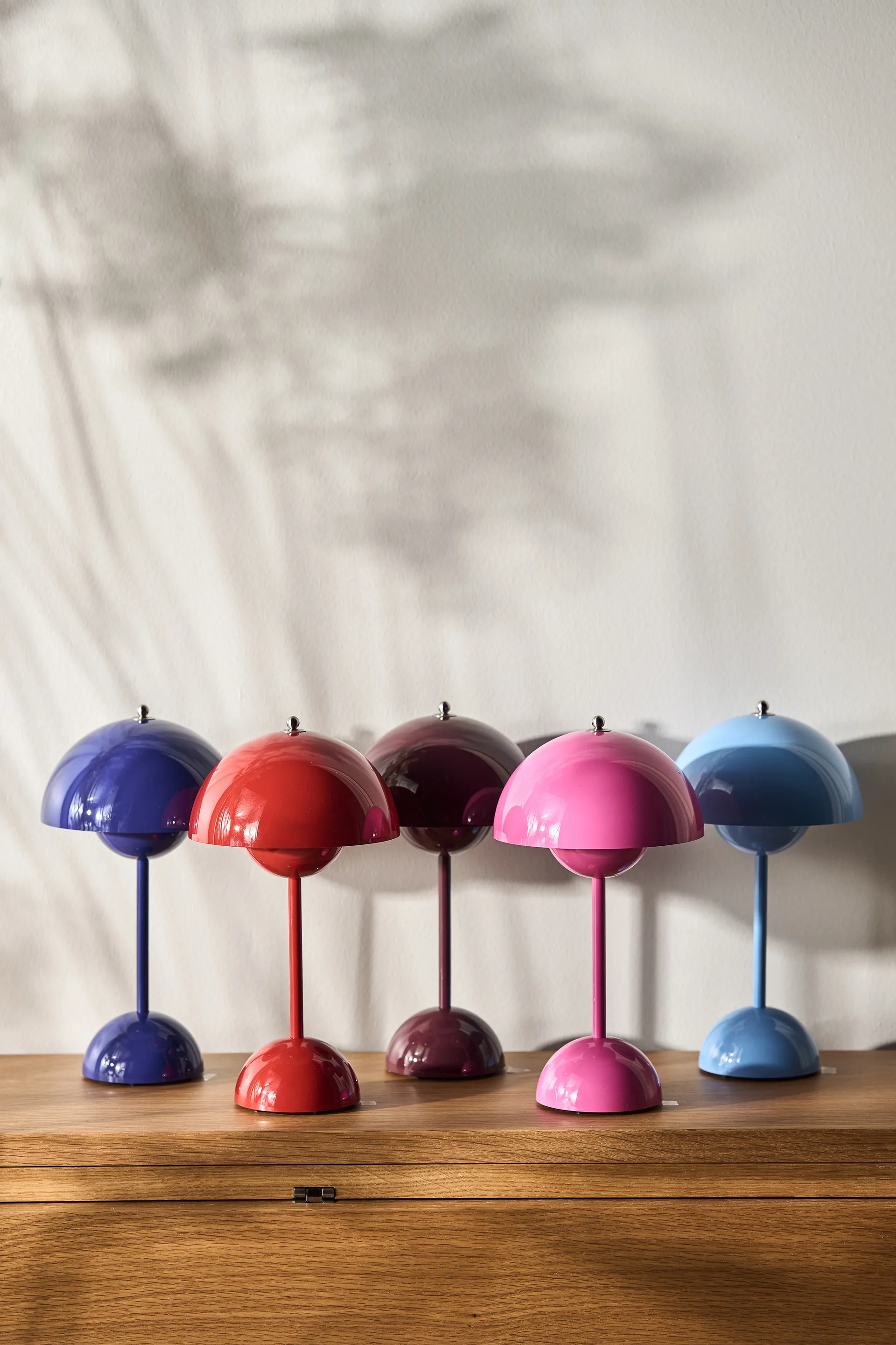 Przenośna lampa stołowa Flowerpot VP9, Vermilion red &Tradition