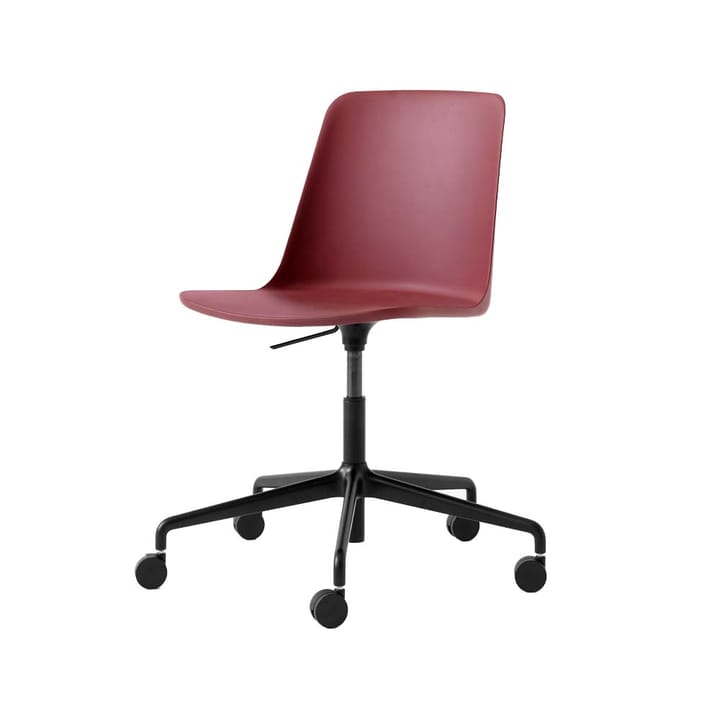 Rely HW28 krzesło biurowe - red brown, czarny stojak obrotowy - &Tradition
