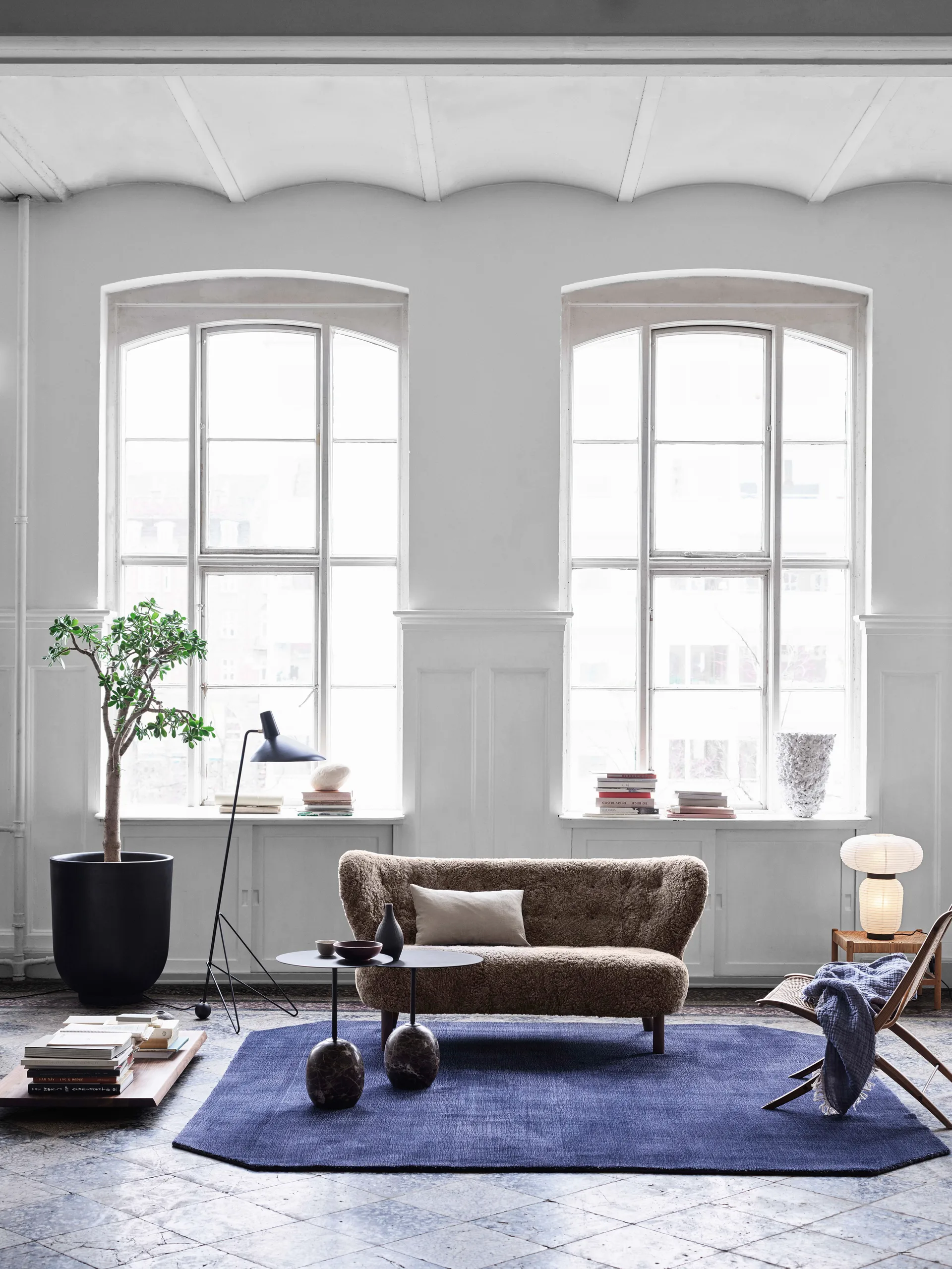 Sofa Little Petra VB2, Orzech olejowany-Sahara &Tradition