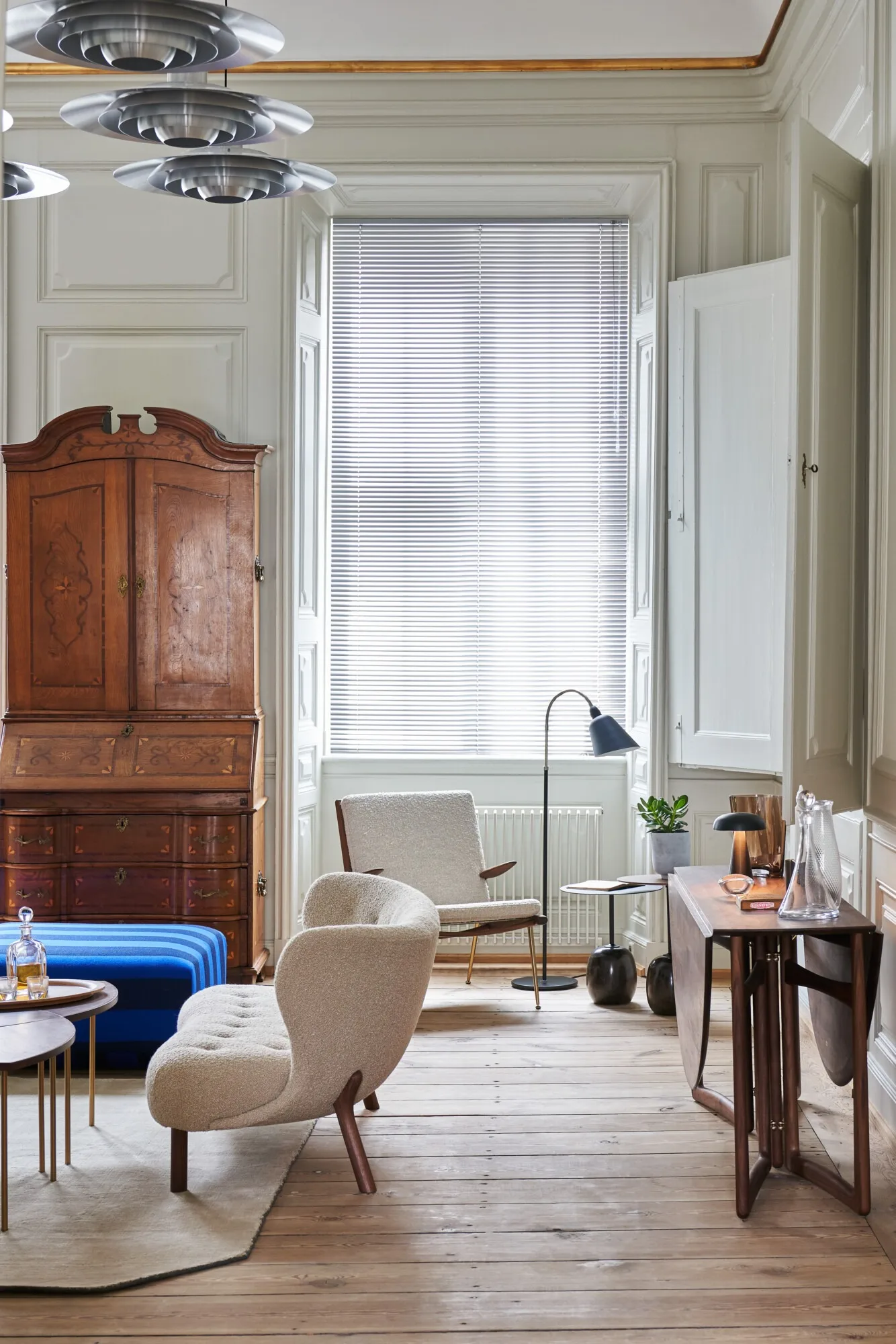 Sofa Little Petra VB2, Orzech włoski olejowany-Moonlight &Tradition