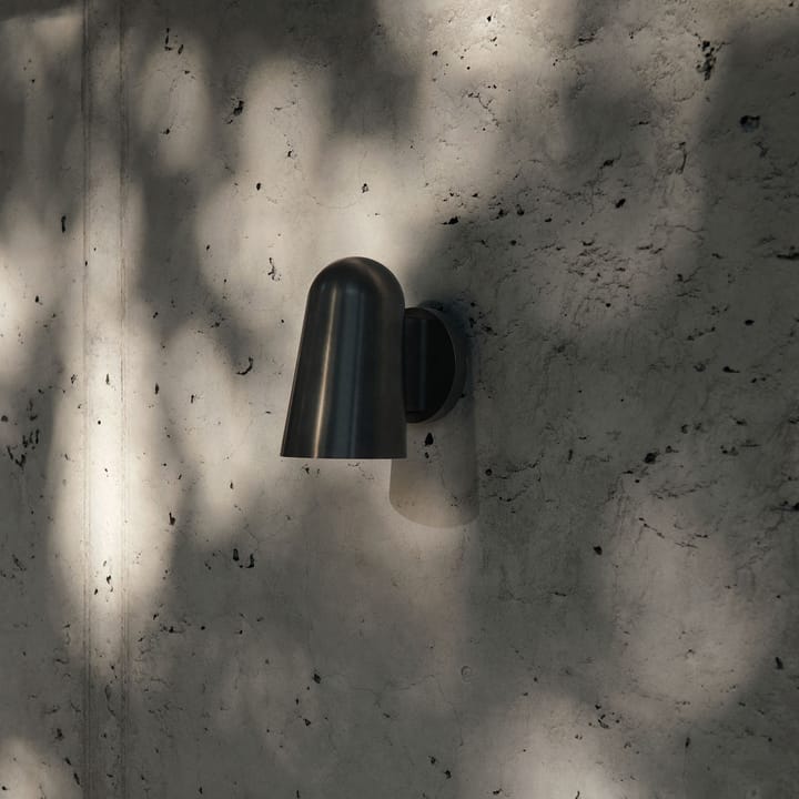 Solid SC105 lampa ścienna, Bronzed brass &Tradition