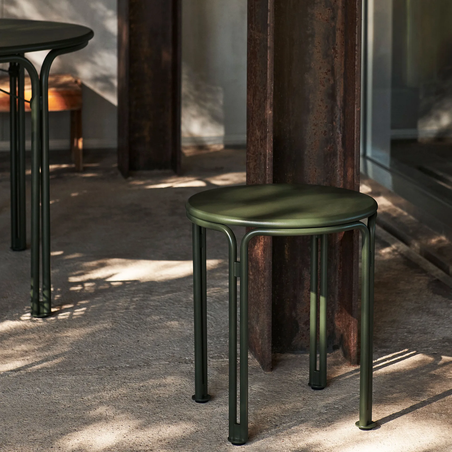 Stolik boczny Thorvald SC102, Bronze green &Tradition