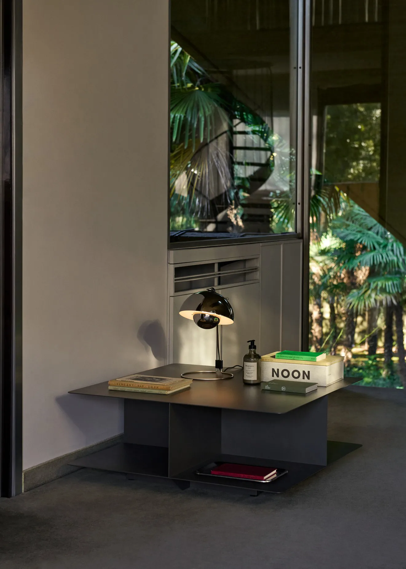 Stolik kawowy Develius EV3, Steel stone grey, Ø89x40 cm &Tradition