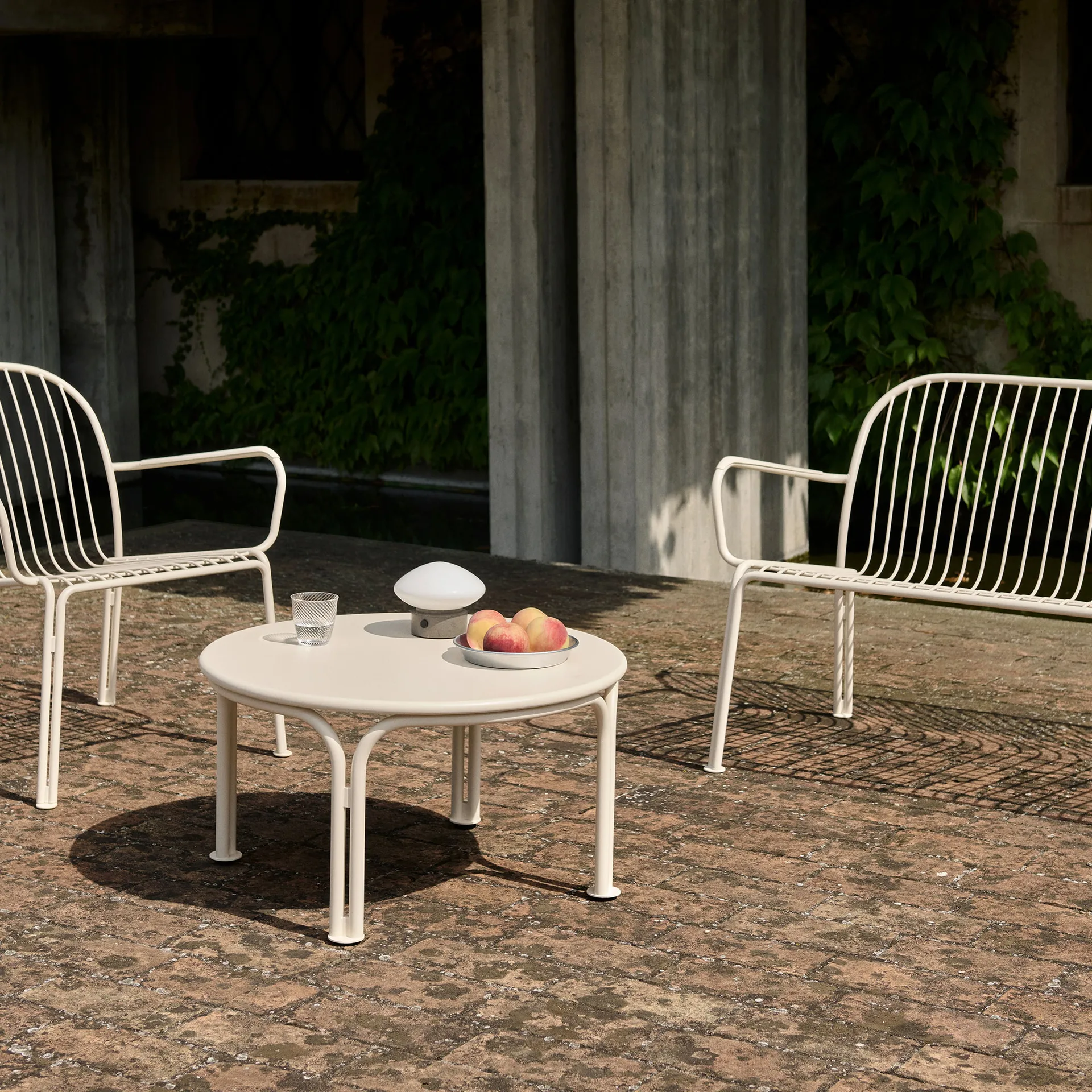 Stolik kawowy Thorvald SC108, Ivory, Ø70 cm &Tradition