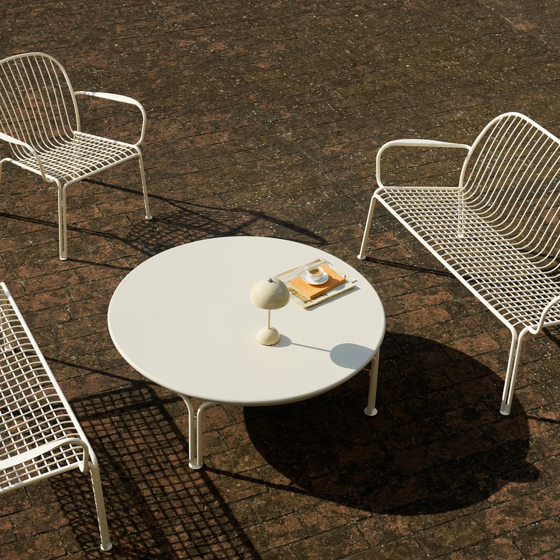Stolik kawowy Thorvald SC109, Ivory, Ø115 cm &Tradition