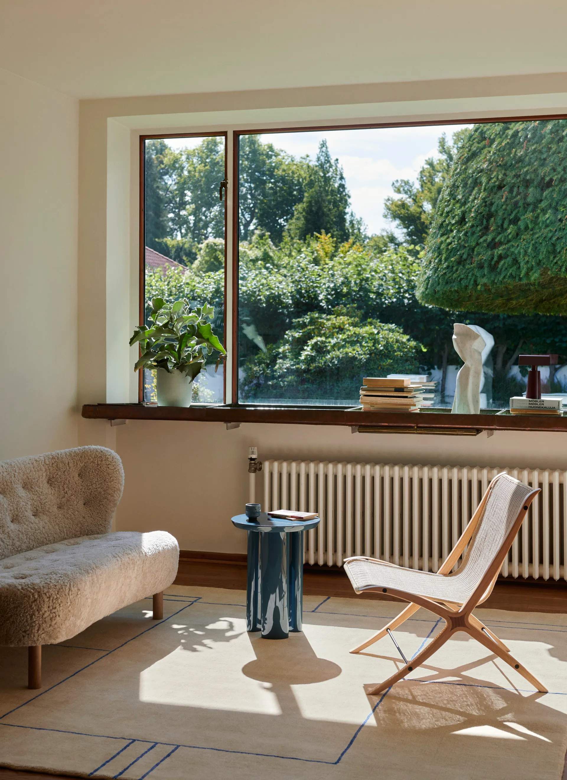 Stolik Tung JA3, Steel blue &Tradition