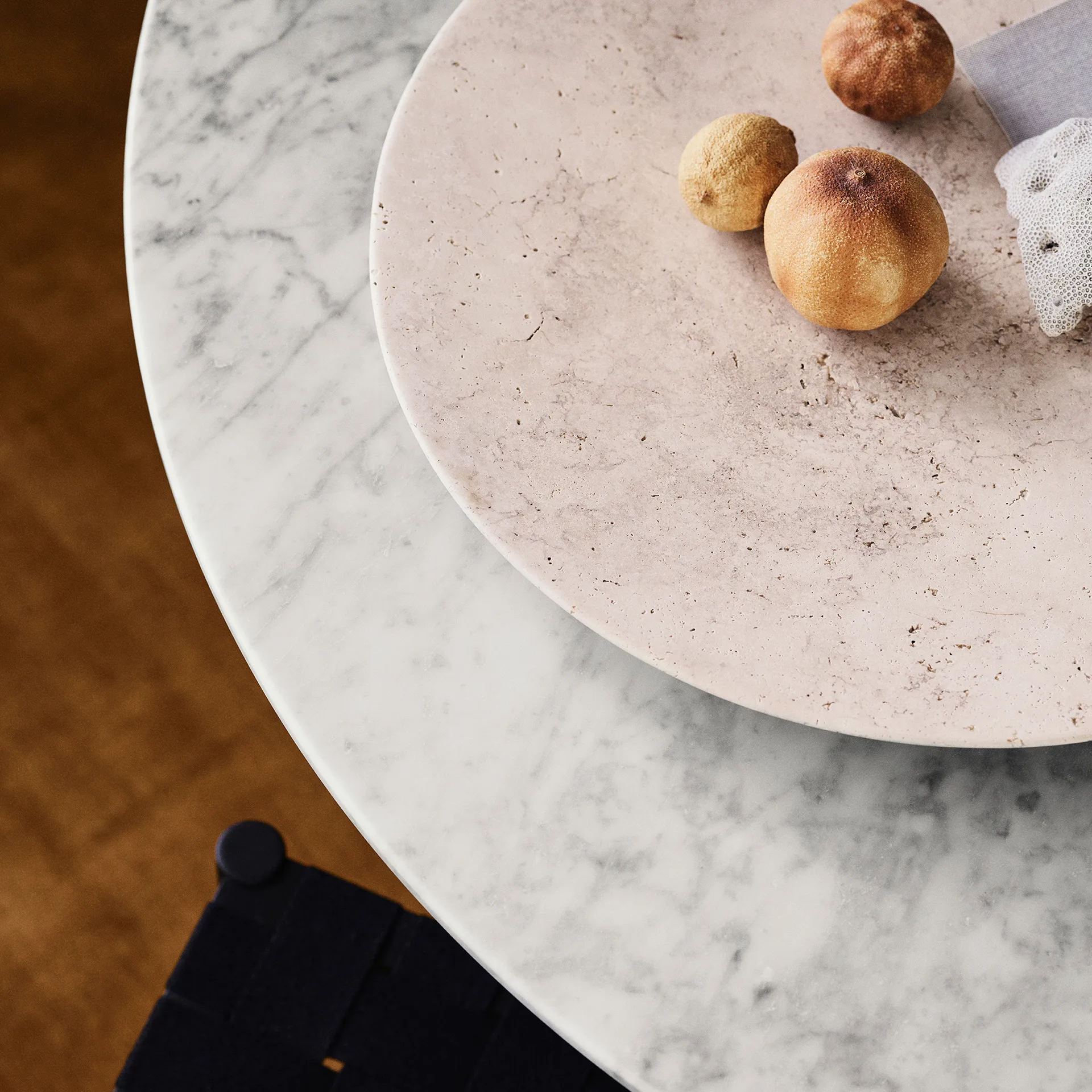 Travertine talerz, imitacja marmuru SC55, Ø50 cm &Tradition